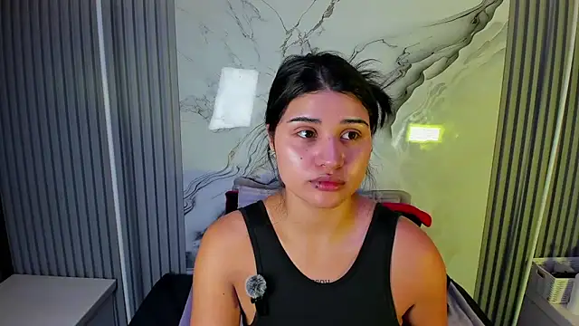 venusowen  online show from March 17, 1:14 pm