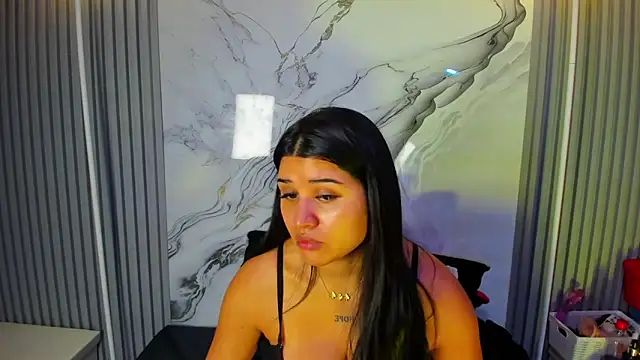 venusowen  online show from April 11, 1:59 pm