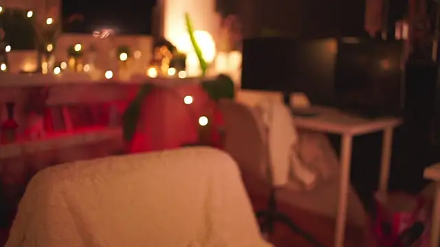 StephanieNeeson online show from January 30, 10:41 pm