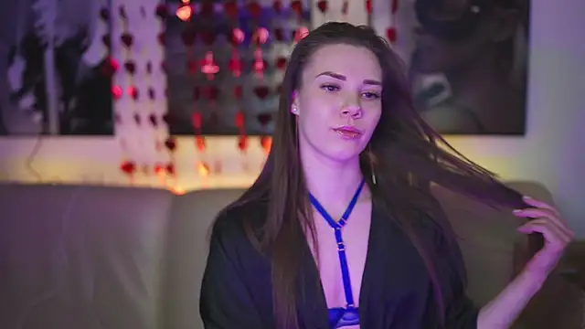 StephanieNeeson online show from February 21, 11:32 pm
