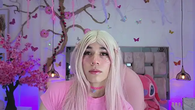 DaripQueen online show from April 7, 2:28 pm