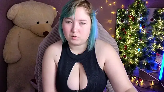 Snapshot of ChimberWol chatting on December 18, 2:28 am ChimberWol online show from December 18, 2:28 am