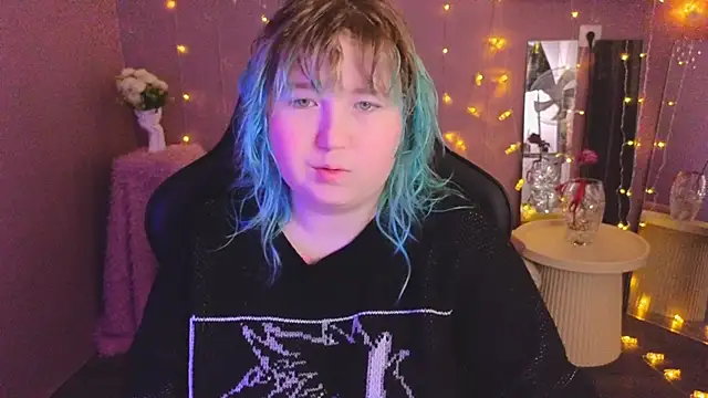 Snapshot of ChimberWol chatting on February 5, 2:38 am ChimberWol online show from February 5, 2:38 am