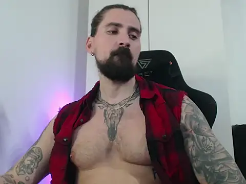 Snapshot of MateoHunk chatting on December 15, 6:45 pm MateoHunk online show from December 15, 6:45 pm