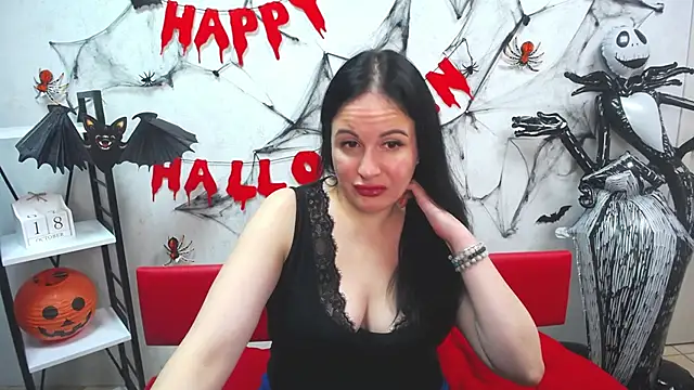 Snapshot of TayaBoret chatting on October 18, 5:25 pm TayaBoret online show from October 18, 5:25 pm