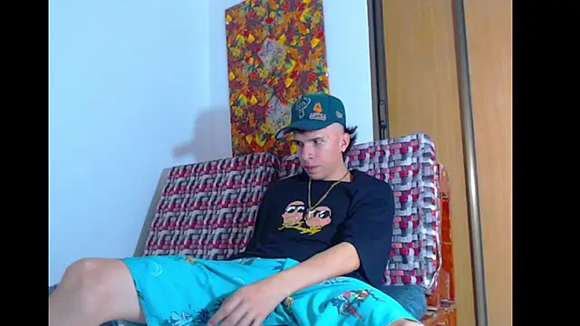 Snapshot of Keeny16 chatting on December 15, 4:15 pm Keeny16 online show from December 15, 4:15 pm