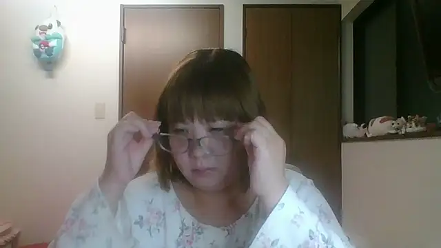 Snapshot of SAKU-RA-chan chatting on October 23, 12:04 pm SAKU-RA-chan online show from October 23, 12:04 pm