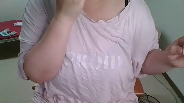 Snapshot of SAKU-RA-chan chatting on June 20, 1:47 pm SAKU-RA-chan online show from June 20, 1:47 pm
