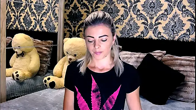 Aly girl1 online show from December 28, 10:25 am