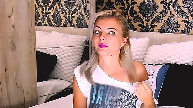 Aly girl1 online show from September 9, 6:24 am