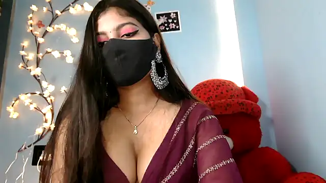 Reena Singh53 online show from September 21, 1:57 pm