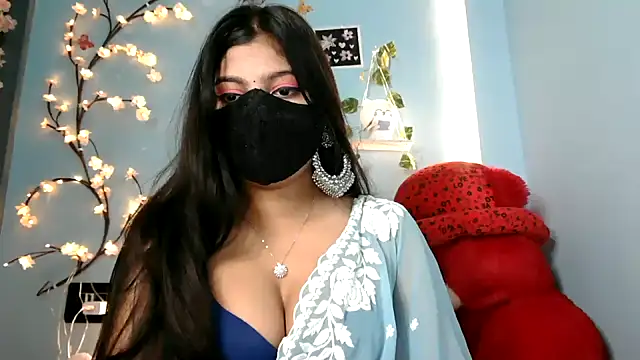 Snapshot of Reena_Singh53 chatting on November 21, 1:43 pm Reena Singh53 online show from November 21, 1:43 pm