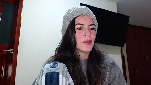 Snapshot of Hanny_24 chatting on June 19, 10:30 am Hanny 24 online show from June 19, 10:30 am