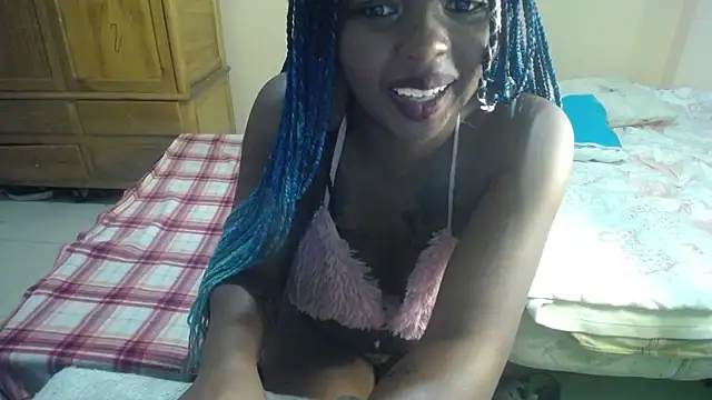 Snapshot of _Zooee chatting on February 18, 4:48 pm Zooee online show from February 18, 4:48 pm