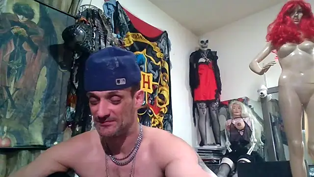 Snapshot of slinginbigD chatting on February 15, 4:31 am slinginbigD online show from February 15, 4:31 am