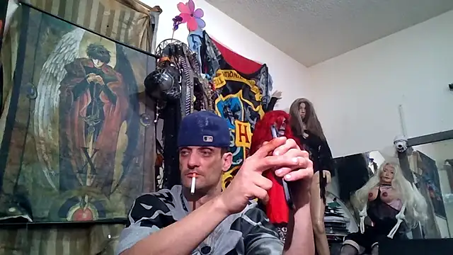 Snapshot of slinginbigD chatting on February 16, 11:01 pm slinginbigD online show from February 16, 11:01 pm