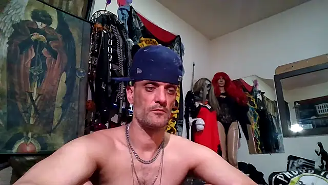 Snapshot of slinginbigD chatting on March 1, 6:26 am slinginbigD online show from March 1, 6:26 am