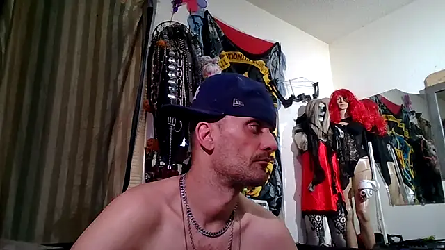 Snapshot of slinginbigD chatting on March 2, 8:48 pm slinginbigD online show from March 2, 8:48 pm