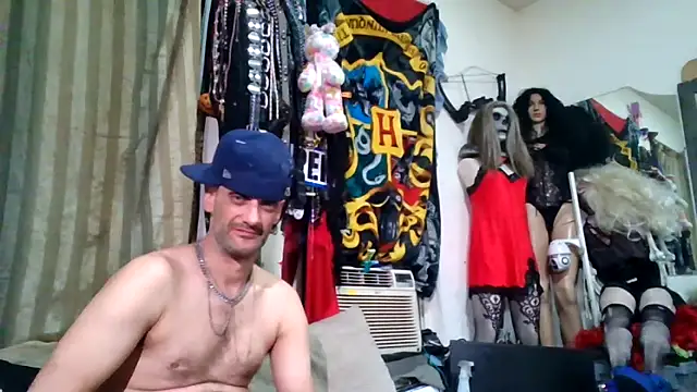 Snapshot of slinginbigD chatting on March 3, 8:53 am slinginbigD online show from March 3, 8:53 am