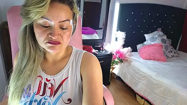 scarletteowens online show from February 6, 7:28 pm