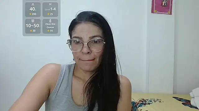 anybellucci43 online show from December 14, 9:18 am