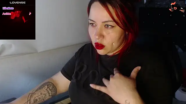 Bruja  Scarlata online show from December 16, 6:38 pm