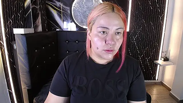 Bruja  Scarlata online show from December 16, 10:20 am