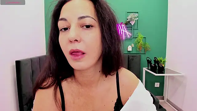 Linda Insatiable online show from November 28, 1:41 am