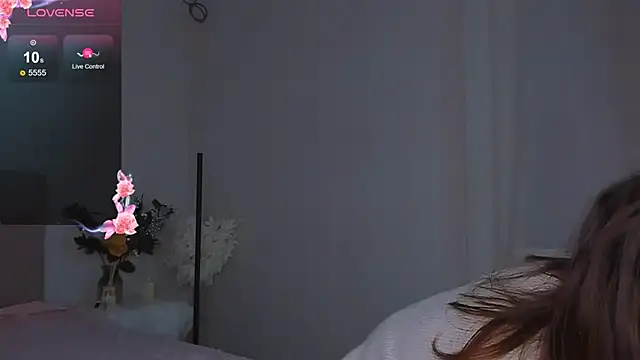 Laura Leee online show from December 23, 9:38 am