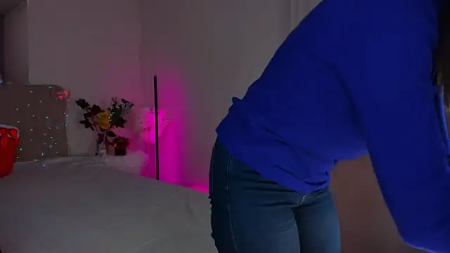 Laura Leee online show from December 26, 12:27 pm