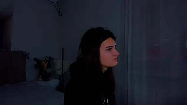 Laura Leee online show from January 2, 6:07 am