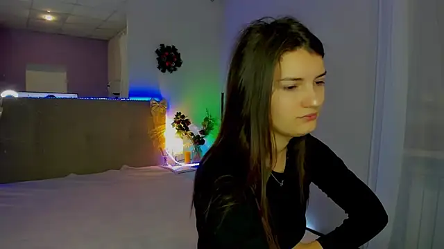 Laura Leee online show from December 17, 5:57 am