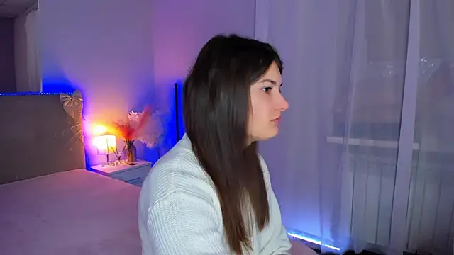 Snapshot of Laura_Leee chatting on February 21, 6:14 am Laura Leee online show from February 21, 6:14 am