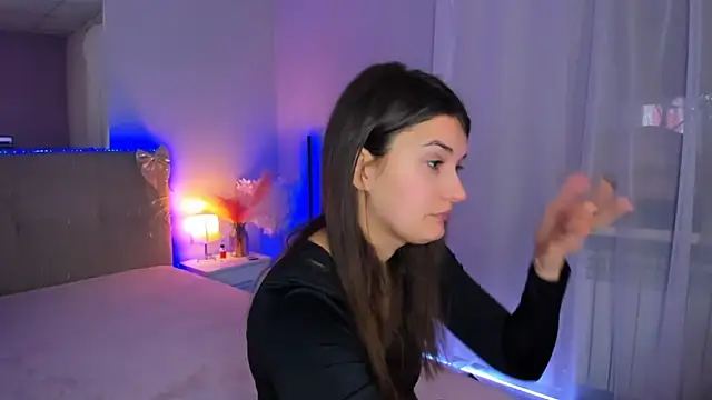 Snapshot of Laura_Leee chatting on February 22, 6:13 am Laura Leee online show from February 22, 6:13 am