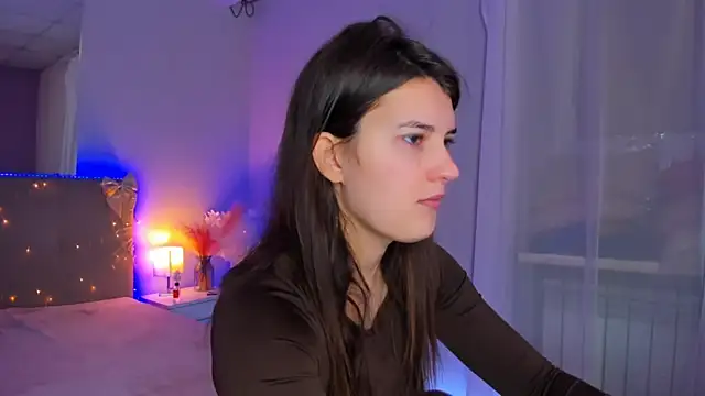 Snapshot of Laura_Leee chatting on March 1, 6:15 am Laura Leee online show from March 1, 6:15 am