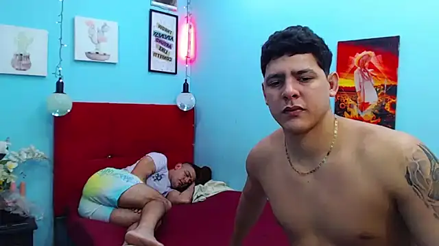 Snapshot of destroys_girls chatting on December 2, 4:53 am destroys girls online show from December 2, 4:53 am