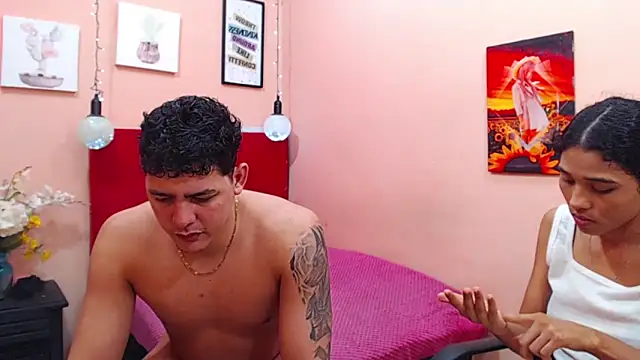 Snapshot of destroys_girls chatting on January 8, 4:55 am destroys girls online show from January 8, 4:55 am