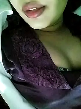 Miss-Siyaa online show from December 1, 4:51 pm