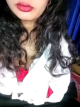 Miss-Siyaa online show from December 8, 6:28 pm