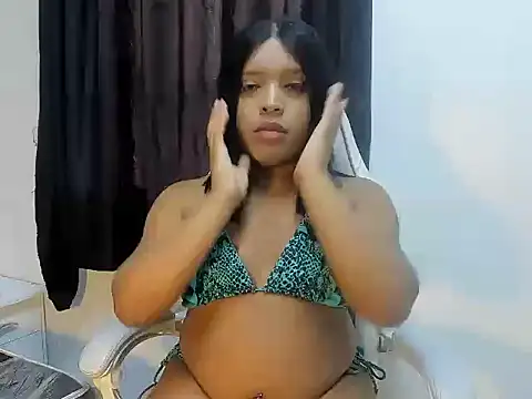 Snapshot of ShanayaKops chatting on November 22, 1:21 pm ShanayaKops online show from November 22, 1:21 pm