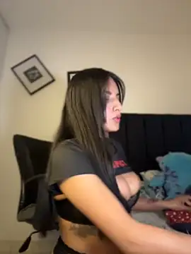 Snapshot of Dulceeany chatting on June 3, 2:14 am Dulceeany online show from June 3, 2:14 am