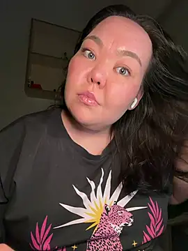 lunamas online show from April 22, 11:06 pm