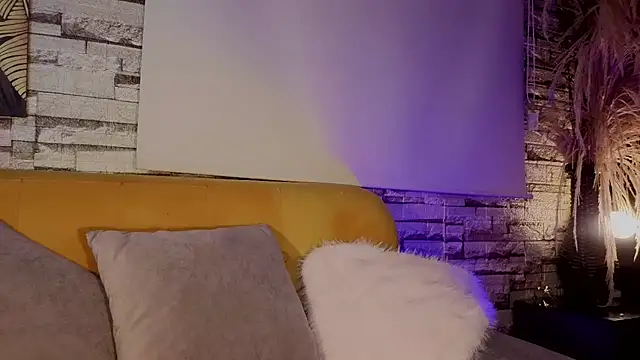 Estrella05  online show from February 13, 5:58 am