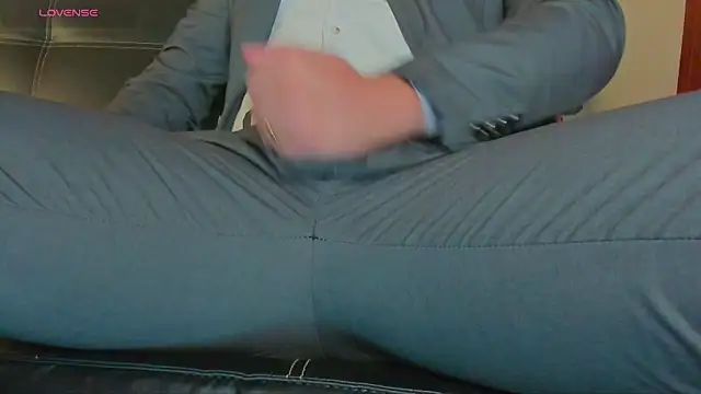 MrLonely02 online show from December 17, 11:38 pm