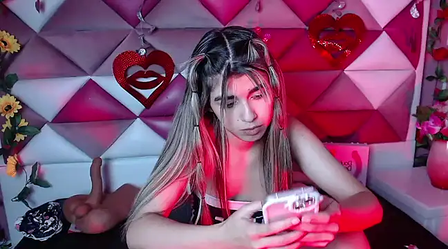 Snapshot of NahomiConnor_ chatting on March 22, 4:37 pm NahomiConnor online show from March 22, 4:37 pm