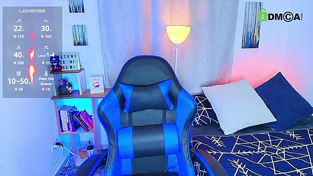 Snapshot of aron_wi chatting on November 19, 1:05 am aron wi online show from November 19, 1:05 am