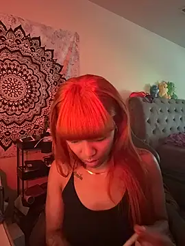 Snapshot of butterflybootyy chatting on October 10, 1:10 pm butterflybootyy online show from October 10, 1:10 pm