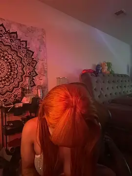 Snapshot of butterflybootyy chatting on October 13, 12:27 pm butterflybootyy online show from October 13, 12:27 pm