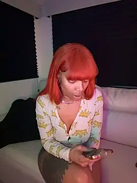 Snapshot of butterflybootyy chatting on October 18, 5:21 am butterflybootyy online show from October 18, 5:21 am