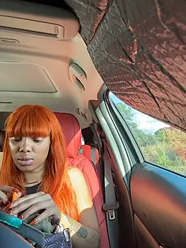 Snapshot of butterflybootyy chatting on October 18, 9:04 pm butterflybootyy online show from October 18, 9:04 pm